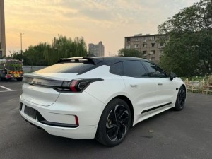 ZEEKR 001