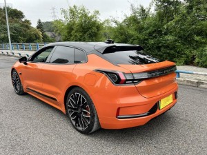 ZEEKR 001
