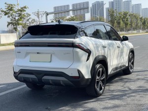 Geely Galaxy L7