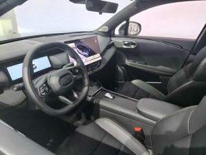 Lynk & Co 06
