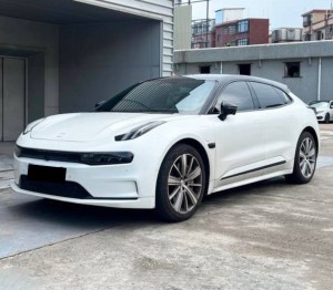 ZEEKR 001