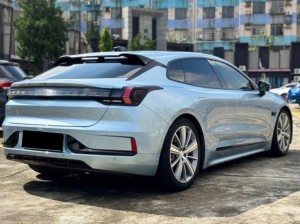 ZEEKR 001