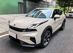 Lynk & Co 06