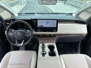 Lexus LM