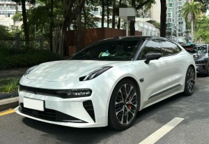 ZEEKR 001