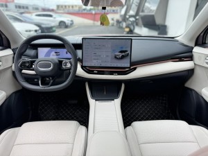 Lynk & Co 06