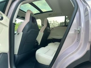 Lynk & Co 06