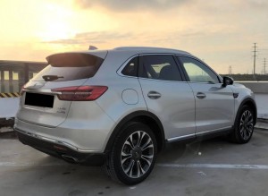 Hongqi HS5
