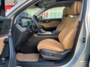 Hongqi HS5