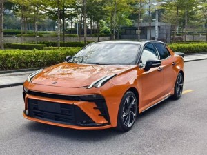 Lynk & Co 03