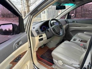 BYD M6