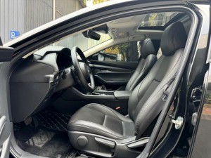 Mazda 3 Angkesela