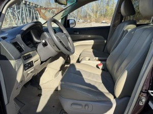 BYD M6