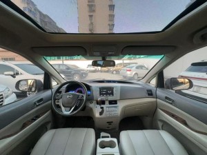 BYD M6