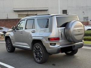 Tank 700 Hi4-T