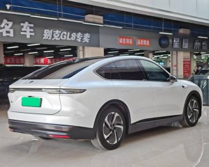 NIO EC7