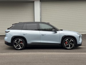 NIO ES7
