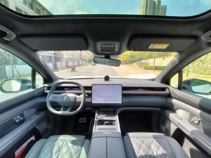 NIO ES8