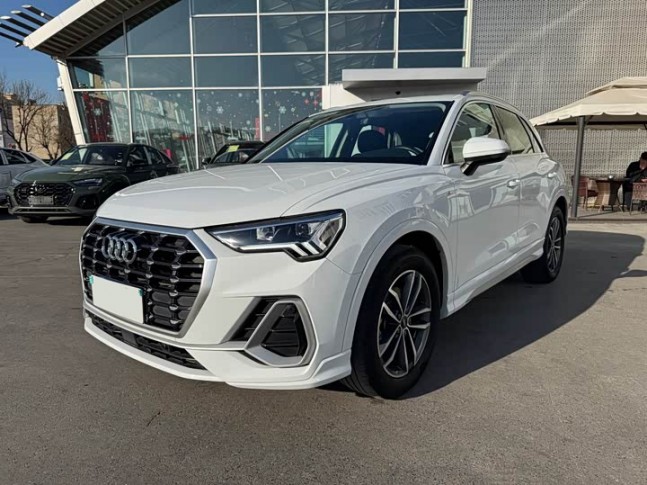 Audi Q3  2022