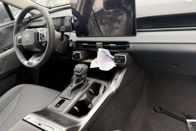 Toyota RAV4 2.0 CVT 2WD Luxury 2026